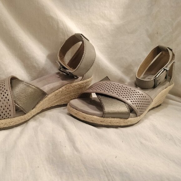 Earth Origins Leather Espadrilles Sandals - Picture 1 of 9
